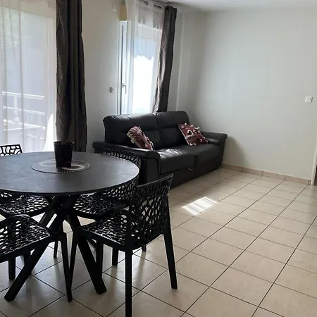 In Croix Des Gardes Apartment